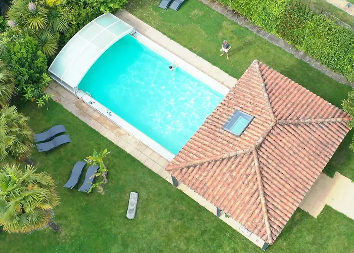 Chambre d'hôte BALI avec piscine chauffée